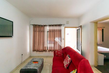 Sala de casa à venda com 6 quartos, 231m² em Vila Paulo Silas, São Paulo