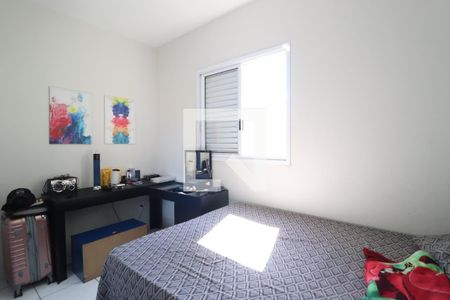Quarto 2 de apartamento para alugar com 2 quartos, 47m² em Jardim Holanda, Uberlândia