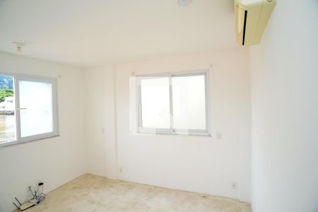 Suíte Principal de casa de condomínio à venda com 6 quartos, 400m² em Barra da Tijuca, Rio de Janeiro