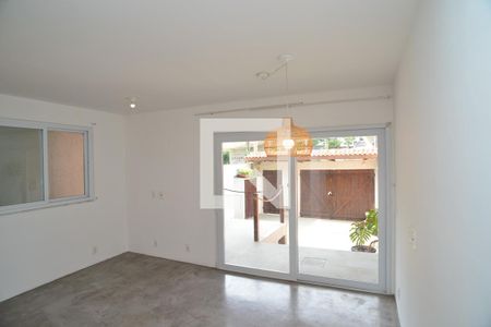 Sala de casa de condomínio à venda com 6 quartos, 400m² em Barra da Tijuca, Rio de Janeiro