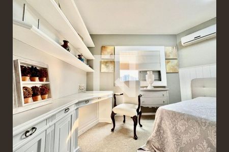 Quarto 1 de apartamento para alugar com 3 quartos, 222m² em Jardim Ampliacao, São Paulo