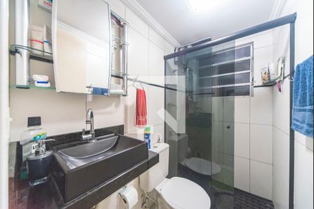 Banheiro  de apartamento à venda com 2 quartos, 49m² em Parque Sao Vicente, Santo André