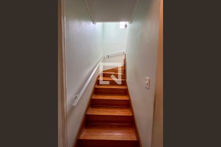 Escada de casa à venda com 3 quartos, 133m² em Jardim Maria Estela, São Paulo