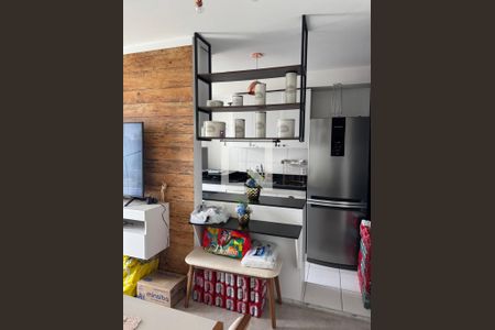 Cozinha de apartamento para alugar com 2 quartos, 51m² em Parque Vitoria, São Paulo