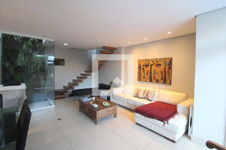 Casa à venda com 3 quartos, 287m² em Socorro, São Paulo
