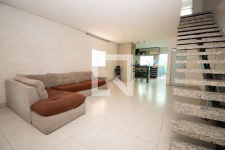 Sala de casa de condomínio para alugar com 2 quartos, 140m² em Tropical, Contagem