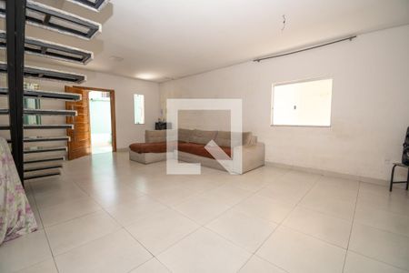 Sala de casa de condomínio para alugar com 2 quartos, 140m² em Tropical, Contagem