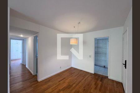 Sala de apartamento para alugar com 3 quartos, 108m² em Barra da Tijuca, Rio de Janeiro