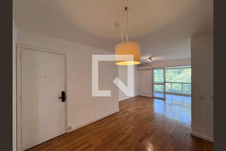 Sala de apartamento para alugar com 3 quartos, 108m² em Barra da Tijuca, Rio de Janeiro
