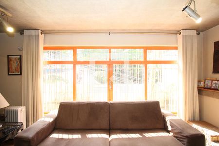 Sala de TV de casa para alugar com 4 quartos, 346m² em Real Parque, São Paulo