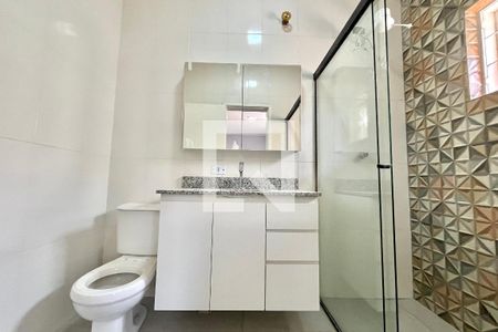 Banheiro da Suíte 1 de casa para alugar com 2 quartos, 90m² em Vila do Bosque, São Paulo