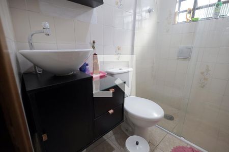 Banheiro de casa à venda com 3 quartos, 144m² em Jardim Cristiane, Santo André
