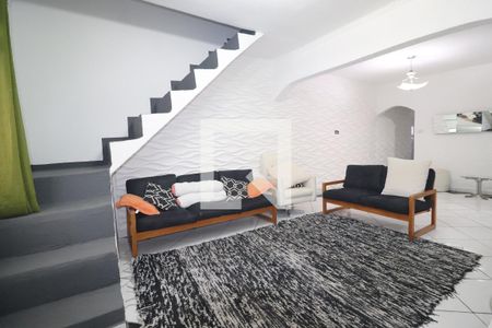 Sala de casa para alugar com 4 quartos, 140m² em Jardim Santo André, Santo André