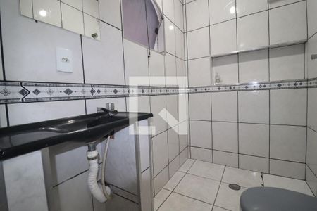 Banheiro Quarto 1 suíte de casa para alugar com 4 quartos, 140m² em Jardim Santo André, Santo André