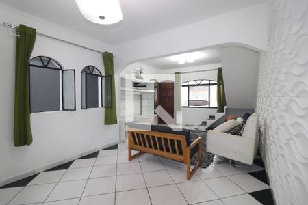 Sala de casa para alugar com 4 quartos, 140m² em Jardim Santo André, Santo André