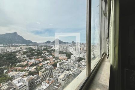 Vista quarto 1 de apartamento à venda com 3 quartos, 197m² em Leblon, Rio de Janeiro