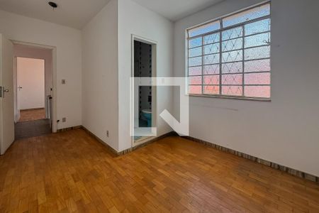 Casa à venda com 4 quartos, 230m² em Anchieta, Belo Horizonte