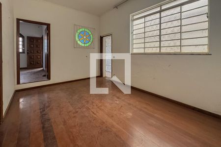 Casa à venda com 4 quartos, 230m² em Anchieta, Belo Horizonte