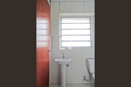 Banheiro de casa para alugar com 1 quarto, 33m² em Vila Pereira Barreto, São Paulo