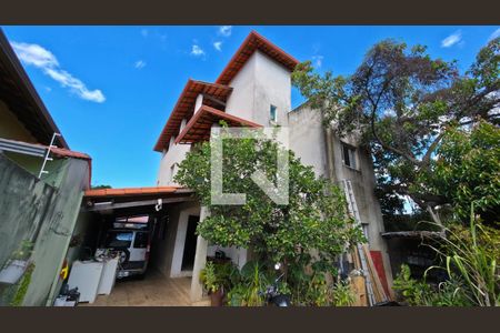 Casa à venda com 5 quartos, 360m² em Lundcéia, Lagoa Santa