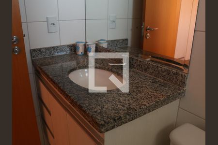 Banheiro de apartamento para alugar com 1 quarto, 40m² em Vila Maria Jose, Goiânia