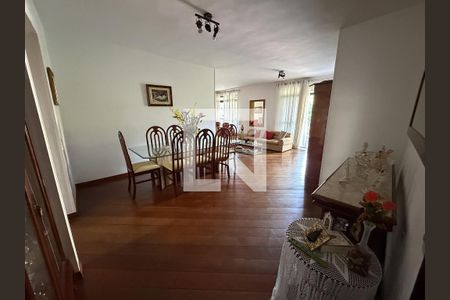 Sala de apartamento à venda com 3 quartos, 190m² em Santa Rosa, Niterói