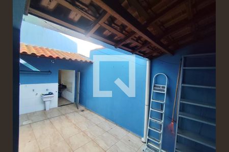 Área de serviço de casa para alugar com 2 quartos, 200m² em Jardim Patricia, Uberlândia