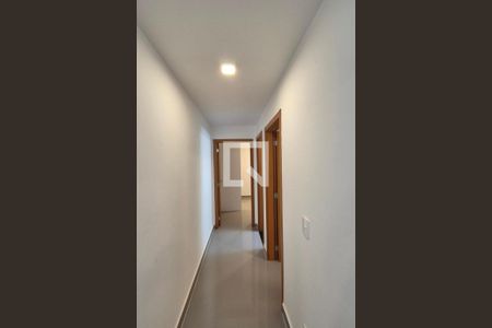 Corredor  de apartamento para alugar com 2 quartos, 45m² em Vila Satúrnia, Campinas