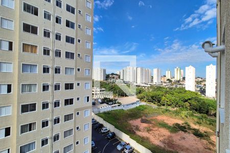Vista da Sala  de apartamento para alugar com 2 quartos, 45m² em Vila Satúrnia, Campinas
