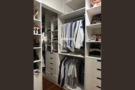 Closet de apartamento para alugar com 3 quartos, 124m² em Vila Mariana, São Paulo