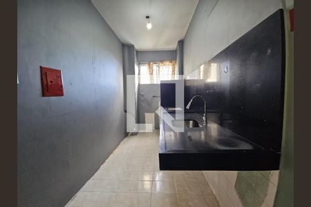 Cozinha de apartamento para alugar com 1 quarto, 28m² em Cosme de Farias, Salvador