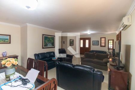 Sala de casa de condomínio à venda com 4 quartos, 230m² em Piratininga, Niterói
