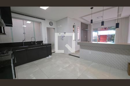 Casa à venda com 3 quartos, 193m² em Lundcéia, Lagoa Santa