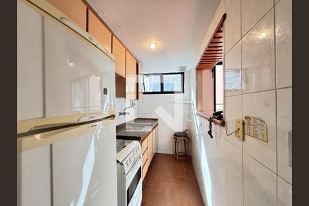 Cozinha de apartamento para alugar com 1 quarto, 50m² em Itaim Bibi, São Paulo