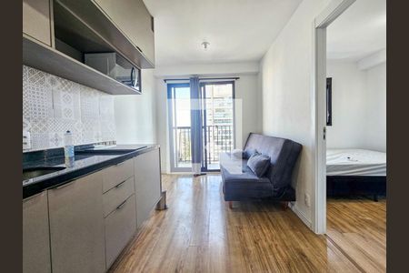 Sala/Cozinha de apartamento para alugar com 1 quarto, 27m² em Campo Belo, São Paulo