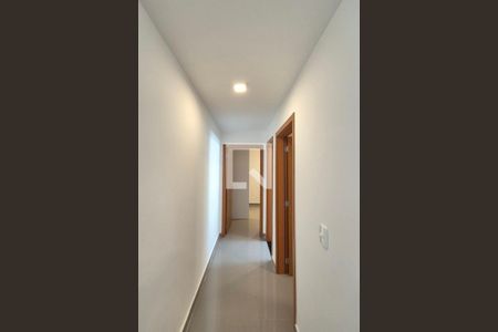 Corredor  de apartamento para alugar com 2 quartos, 45m² em Vila Satúrnia, Campinas