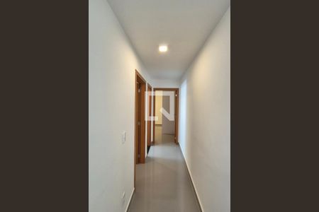 Corredor  de apartamento para alugar com 2 quartos, 45m² em Vila Satúrnia, Campinas