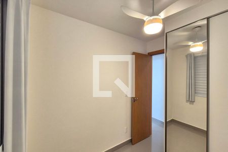 Quarto 1  de apartamento para alugar com 2 quartos, 45m² em Vila Satúrnia, Campinas