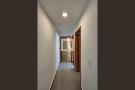 Corredor  de apartamento para alugar com 2 quartos, 45m² em Vila Satúrnia, Campinas