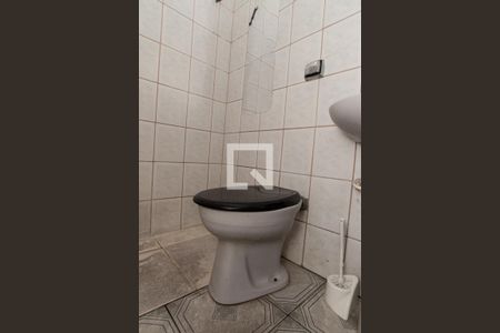 Banheiro de casa para alugar com 1 quarto, 90m² em Vila Nilo, São Paulo