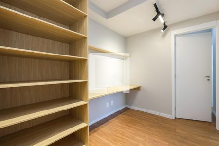 Corredor de apartamento para alugar com 2 quartos, 73m² em Jardim Caboré, São Paulo