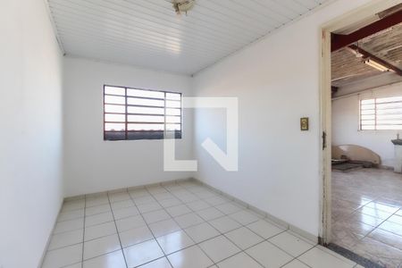 Quarto 2 de casa para alugar com 2 quartos, 60m² em Jardim Guaianazes, São Paulo