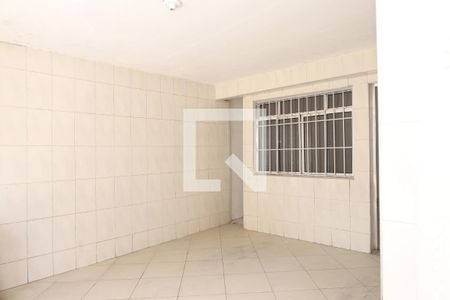 Quarto 1 de casa para alugar com 2 quartos, 60m² em Jardim Guaianazes, São Paulo