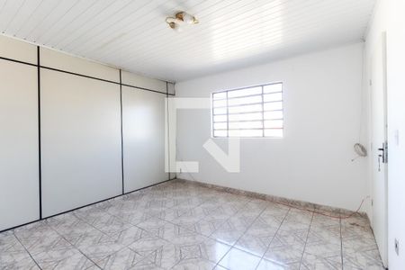 Quarto 1 de casa para alugar com 2 quartos, 60m² em Jardim Guaianazes, São Paulo