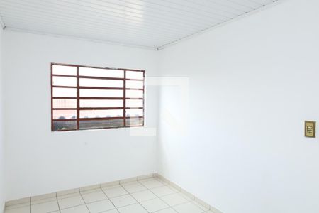 Quarto 2 de casa para alugar com 2 quartos, 60m² em Jardim Guaianazes, São Paulo