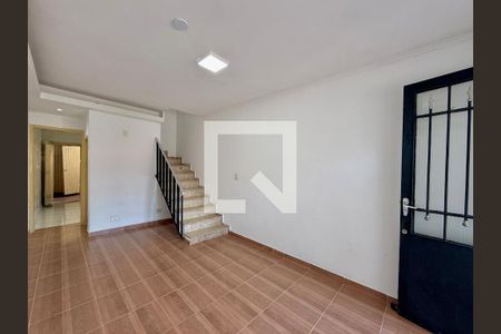 Sala de casa para alugar com 2 quartos, 125m² em Parque Colonial, São Paulo