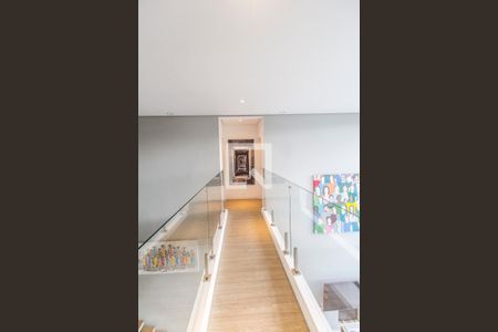 Corredor de casa de condomínio à venda com 2 quartos, 441m² em Cidade Tamboré, Santana de Parnaíba