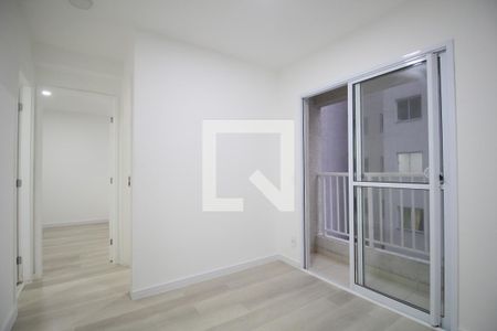 Sala/Cozinha de apartamento para alugar com 2 quartos, 38m² em Jardim Piracuama, São Paulo