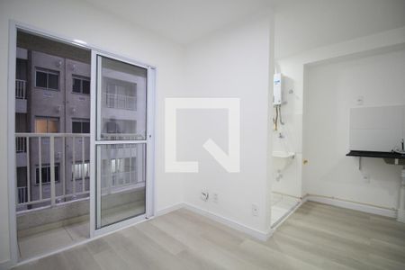 Sala/Cozinha de apartamento para alugar com 2 quartos, 38m² em Jardim Piracuama, São Paulo