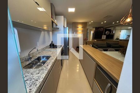 Cozinha de apartamento para alugar com 2 quartos, 63m² em Santa Mônica, Uberlândia